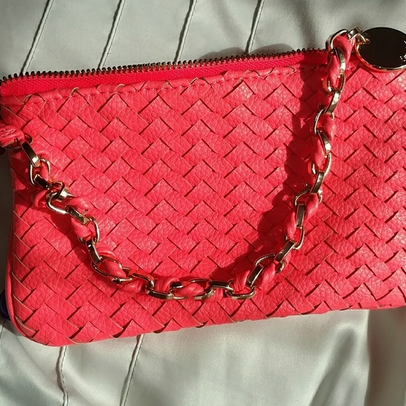 Deux Lux • Wristlet • Gold • Chain • Weave Pattern - Picture 4 of 7